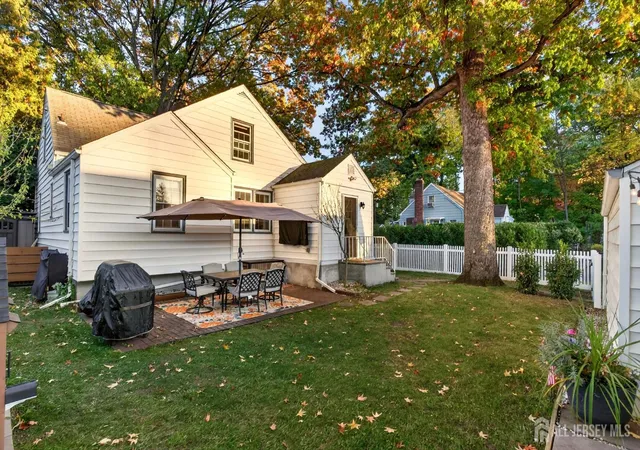 Photo 3 of Single family home for sale at 201 Arbor St, Cranford, NJ 07016 | MLS# 2707010R | Listing updated on 2026-10-29