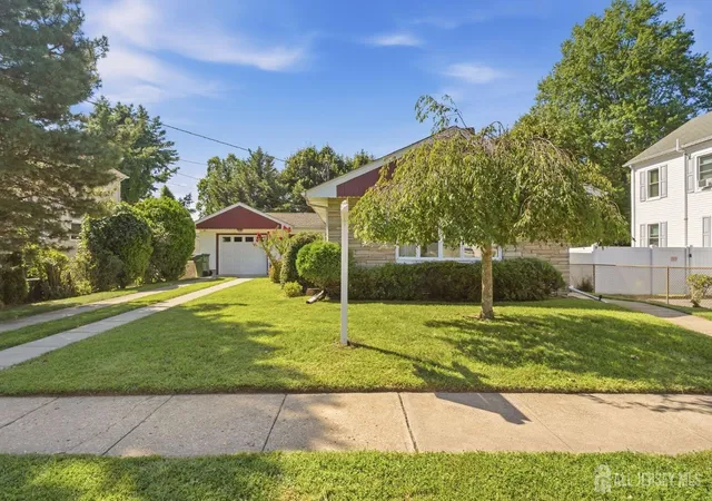 Photo 3 of Single family home for sale at 140 Lexington Ave, Edison, NJ 08817 | MLS# 2704506R | Listing updated on 2026-09-23