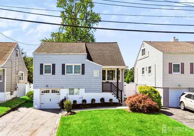 Photo 1 of Single family home for sale at 42 Jonquil Cir, Fords, NJ 08863 | MLS# 2704147R | Listing updated on 2026-09-10