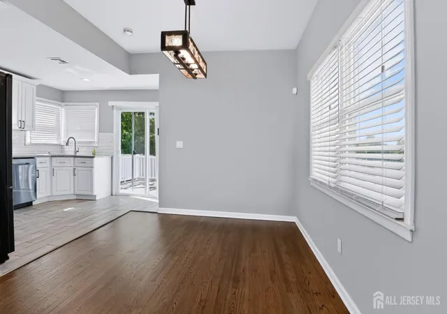 Photo 3 of Single family home for sale at 42 Jonquil Cir, Fords, NJ 08863 | MLS# 2704147R | Listing updated on 2026-09-24