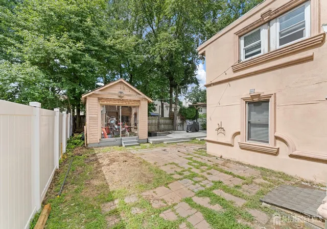 Photo 2 of Single family home for sale at 39 Salem Pl, Cliffwood, NJ 07721 | MLS# 2704982R | Listing updated on 2026-09-25