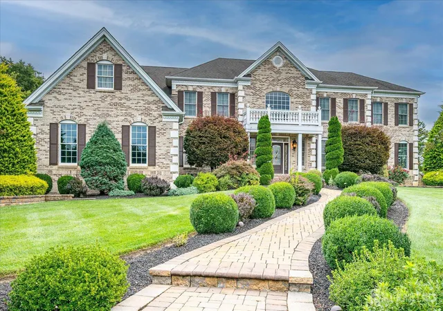 Photo 2 of Single family home for sale at 8 Windhaven Ct, Monroe Township, NJ 08831 | MLS# 2704906R | Listing updated on 2026-09-24