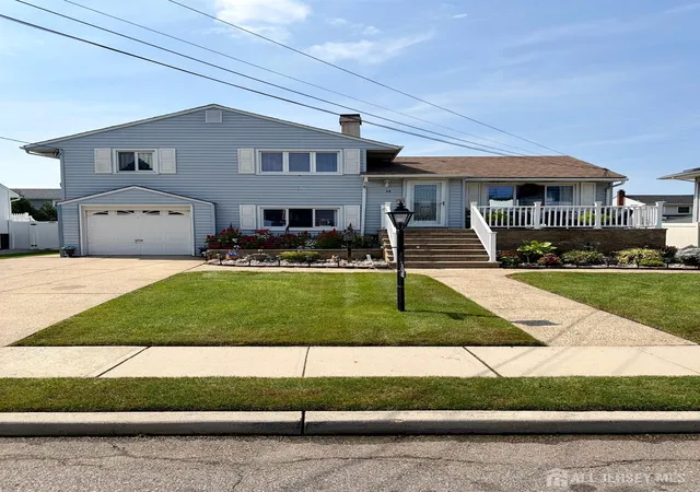Photo 2 of Single family home for sale at 29 Capp St, Carteret, NJ 07008 | MLS# 2703353R | Listing updated on 2026-09-07