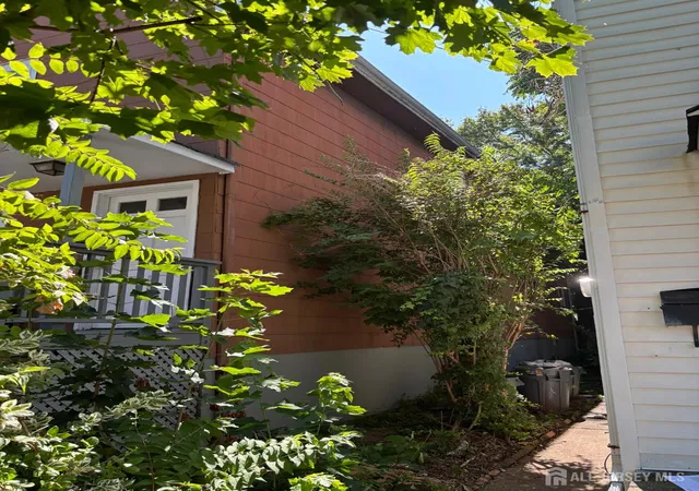 Photo 3 of House for sale at 64 Huntington St, New Brunswick, NJ 08901 | MLS# 2706541R | Listing updated on 2026-10-28