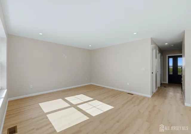 Photo 4 of Single family home for sale at 10 Delar Pkwy #A, Franklin Park, NJ 08823 | MLS# 2617480R | Listing updated on 2026-09-26