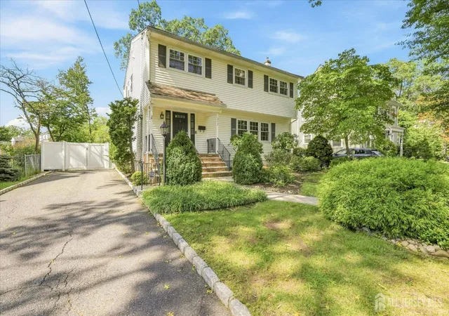 Photo 3 of Single family home for sale at 273 Grove Ave, Metuchen, NJ 08840 | MLS# 2703727R | Listing updated on 2026-09-18