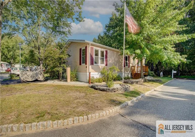 Photo 3 of Manufactured home for sale at 303 Woods End Ct, Spotswood, NJ 08884 | MLS# 2770561M | Listing updated on 2026-09-19