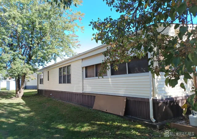 Photo 1 of Manufactured home for sale at 17 Dickens Rd, North Brunswick, NJ 08902 | MLS# 2706385R | Listing updated on 2026-10-21