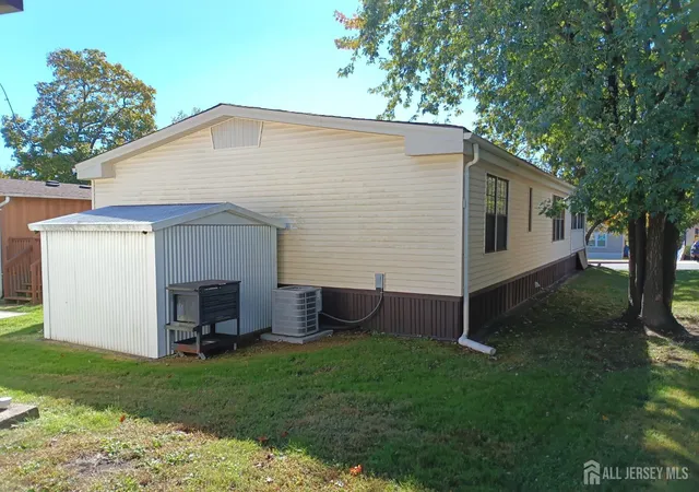Photo 2 of Manufactured home for sale at 17 Dickens Rd, North Brunswick, NJ 08902 | MLS# 2706385R | Listing updated on 2026-10-21
