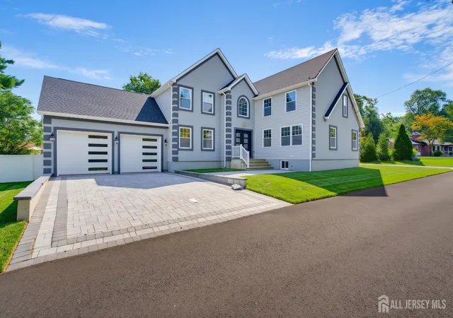 Photo 1 of Single family home for sale at 10 Snyder Ave, Sayreville, NJ 08872 | MLS# 2706395R | Listing updated on 2026-10-16