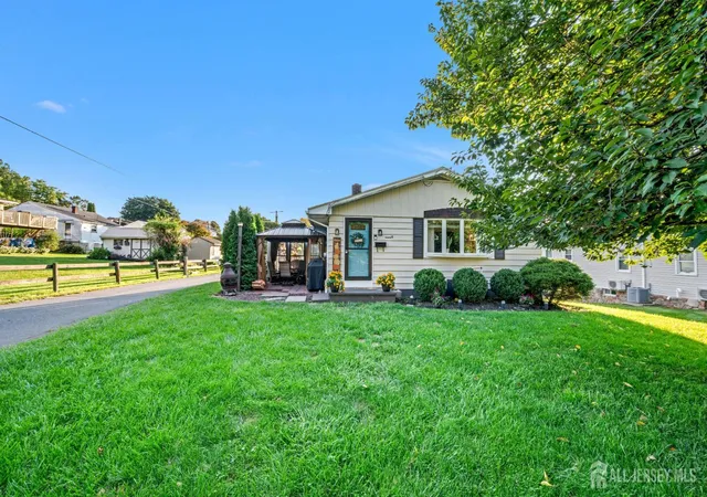 Photo 2 of Single family home for sale at 97 Bliss Blvd, Phillipsburg, NJ 08865 | MLS# 2704374R | Listing updated on 2026-09-15