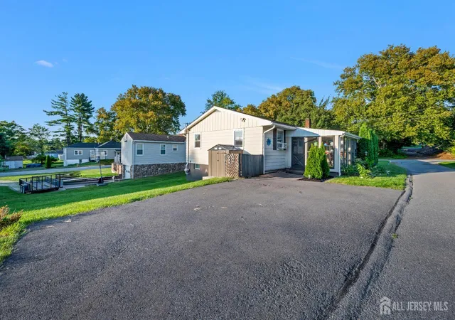 Photo 4 of Single family home for sale at 97 Bliss Blvd, Phillipsburg, NJ 08865 | MLS# 2704374R | Listing updated on 2026-09-15