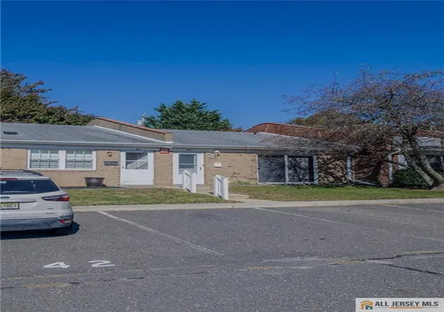 Photo 2 of Condo for sale at 46 Breeze Ct, Brick, NJ 08724 | MLS# 2770835M | Listing updated on 2026-10-28