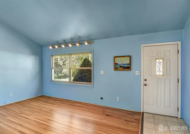 Photo 4 of Single family home for sale at 104 Pinetree Dr, Sayreville, NJ 08859 | MLS# 2705815R | Listing updated on 2026-10-22
