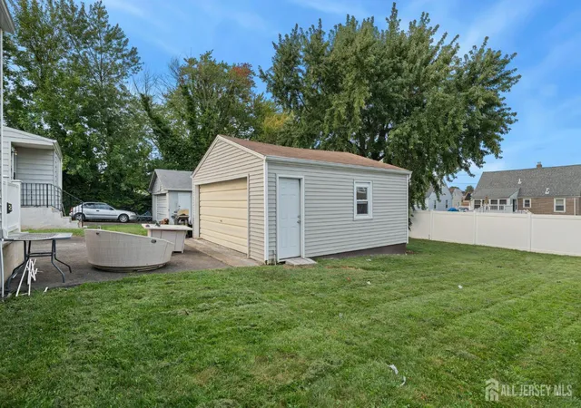 Photo 4 of Single family home for sale at 296 Saint James Ave, Woodbridge, NJ 07095 | MLS# 2703904R | Listing updated on 2026-09-16