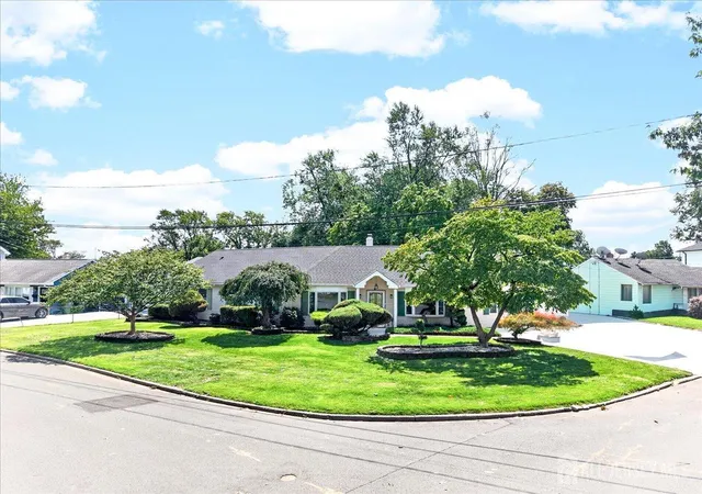 Photo 1 of Single family home for sale at 6 Idlewild Rd, Edison, NJ 08817 | MLS# 2703974R | Listing updated on 2026-09-15