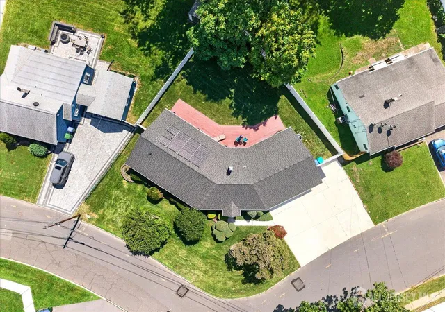 Photo 3 of Single family home for sale at 6 Idlewild Rd, Edison, NJ 08817 | MLS# 2703974R | Listing updated on 2026-09-15