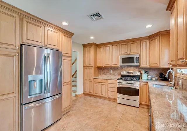 Photo 4 of Single family home for sale at 40 Winton Rd, East Brunswick, NJ 08816 | MLS# 2704038R | Listing updated on 2026-09-24