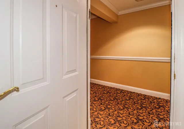 Listing Photo 4 - Condo for sale in building located at 2101 Avery Ct, Somerset, NJ 08873