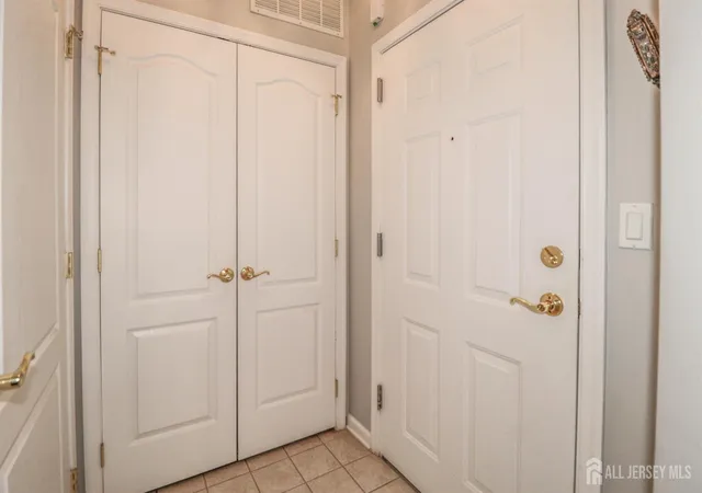 Listing Photo 5 - Condo for sale in building located at 2101 Avery Ct, Somerset, NJ 08873