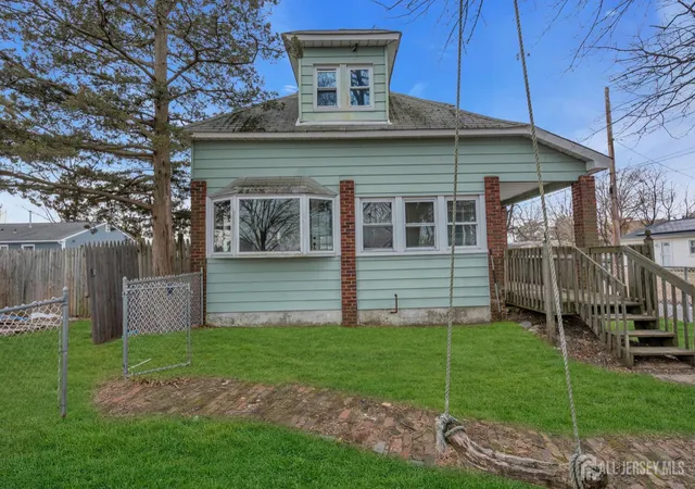 Photo 2 of Single family home for sale at 26 Murray Ln, Keansburg, NJ 07734 | MLS# 2704596R | Listing updated on 2026-09-16