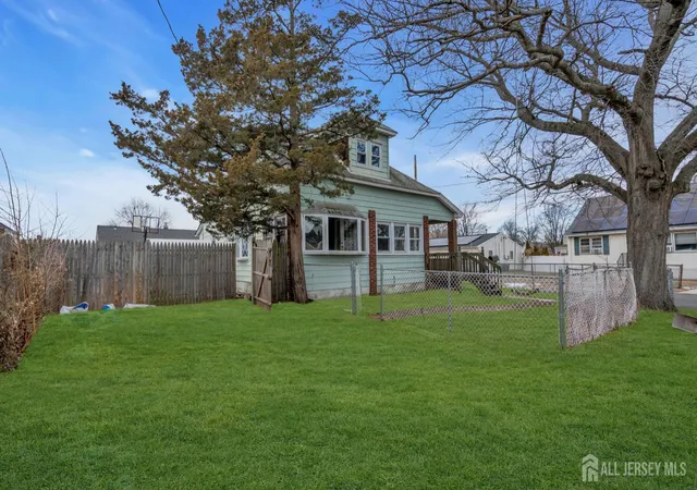 Photo 3 of Single family home for sale at 26 Murray Ln, Keansburg, NJ 07734 | MLS# 2704596R | Listing updated on 2026-09-16