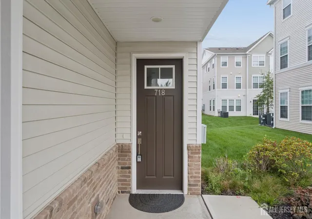 Photo 3 of Condo for sale at 718 Station Rd, Dunellen, NJ 08812 | MLS# 2702261R | Listing updated on 2026-09-24