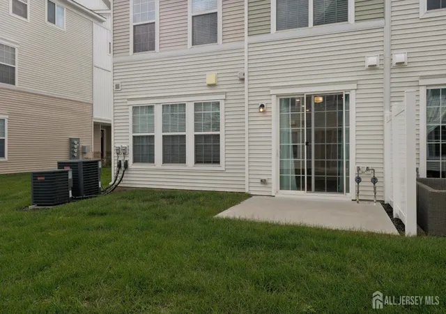Listing Photo 5 - Condo for sale in building located at 718 Station Rd, Dunellen, NJ 08812