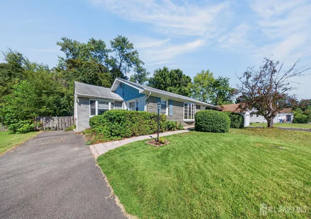 Photo 2 of Single family home for sale at 5 Lydecker Pl, Middlesex, NJ 08846 | MLS# 2704216R | Listing updated on 2026-09-26