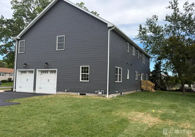 Photo 3 of Single family home for sale at 61 Vera St, Piscataway, NJ 08854 | MLS# 2702277R | Listing updated on 2026-09-28