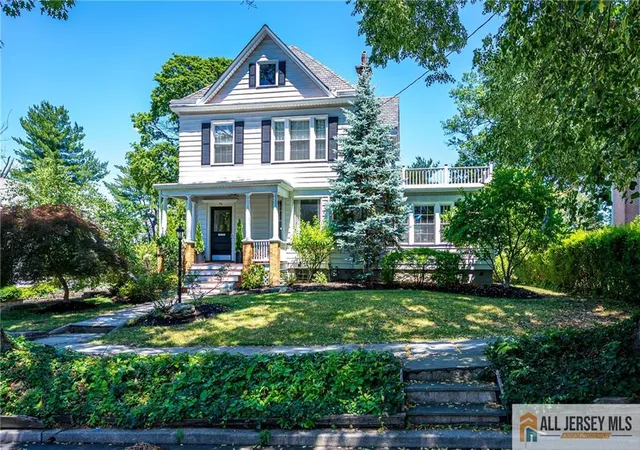 Photo 3 of Single family home for sale at 76 Spring St, Metuchen, NJ 08840 | MLS# 2770488M | Listing updated on 2026-09-27
