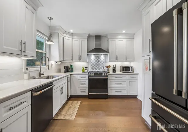 Photo 4 of Single family home for sale at 9 Heather Dr, Manalapan, NJ 07726 | MLS# 2704879R | Listing updated on 2026-09-28