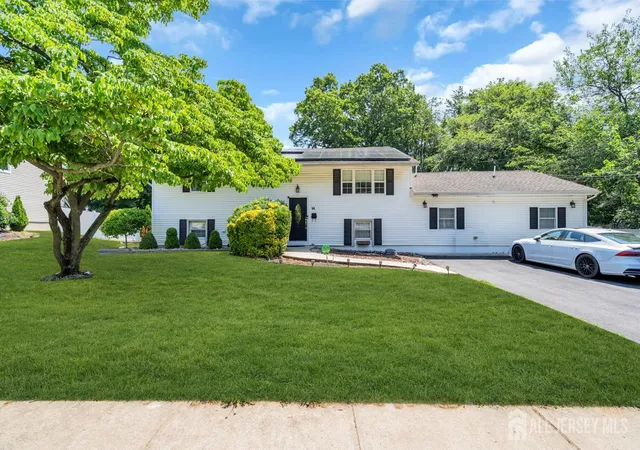 Photo 3 of Single family home for sale at 14 Arlington Dr, Howell, NJ 07731 | MLS# 2704333R | Listing updated on 2026-09-28