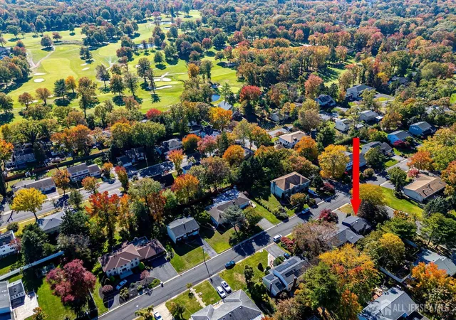 Photo 3 of Single family home for sale at 48 Frost Ave W, Edison, NJ 08820 | MLS# 2706958R | Listing updated on 2026-10-28