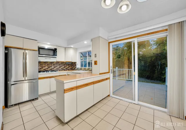 Photo 4 of Single family home for sale at 90 Island Ave, Little Falls, NJ 07424 | MLS# 2707003R | Listing updated on 2026-10-29
