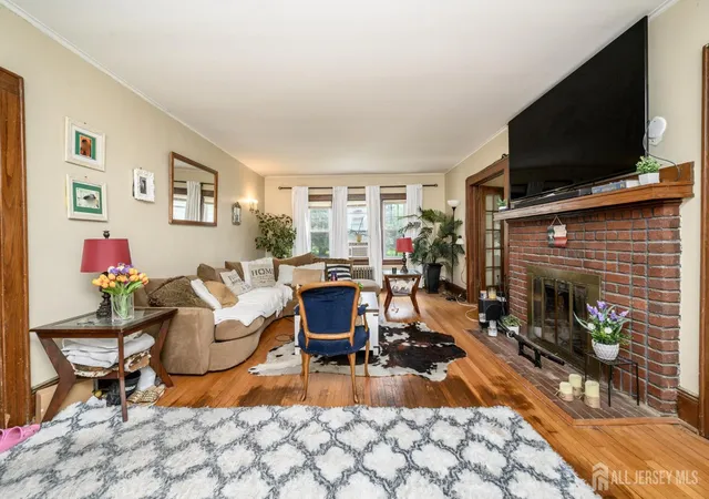 Photo 3 of Single family home for sale at 327 Rifle Camp Rd, Woodland Park, NJ 07424 | MLS# 2704155R | Listing updated on 2026-09-11