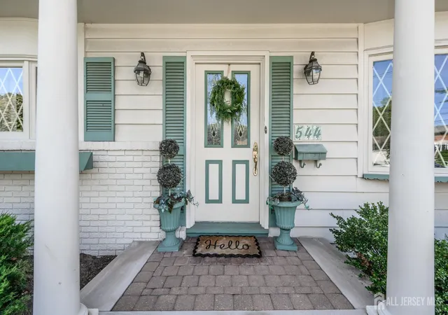 Photo 2 of Single family home for sale at 544 Pinewood Ave, Roselle Park, NJ 07204 | MLS# 2704179R | Listing updated on 2026-09-10
