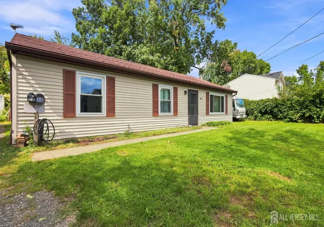 Photo 3 of Single family home for sale at 853 Grove Ave, South Amboy, NJ 08879 | MLS# 2703763R | Listing updated on 2026-09-14