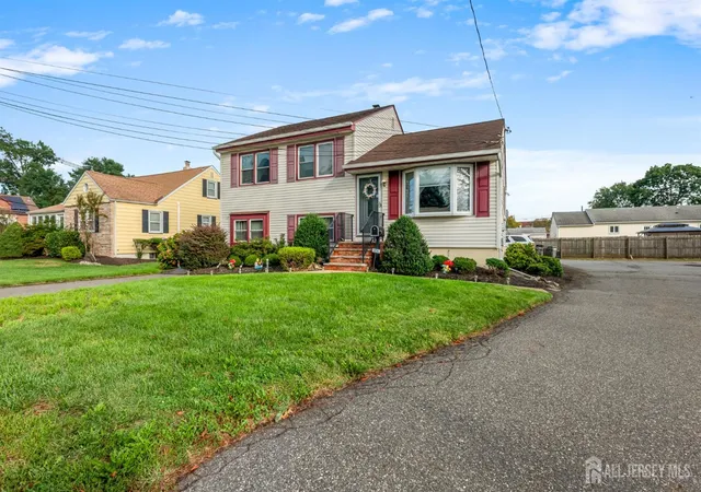 Photo 1 of Single family home for sale at 304 Maple Ave, South Plainfield, NJ 07080 | MLS# 2705125R | Listing updated on 2026-10-06