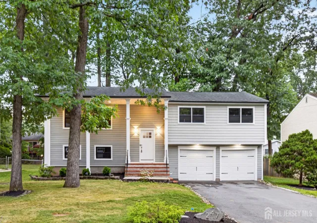 Photo 2 of Single family home for sale at 247 Farragut Rd, North Plainfield, NJ 07062 | MLS# 2703850R | Listing updated on 2026-09-22
