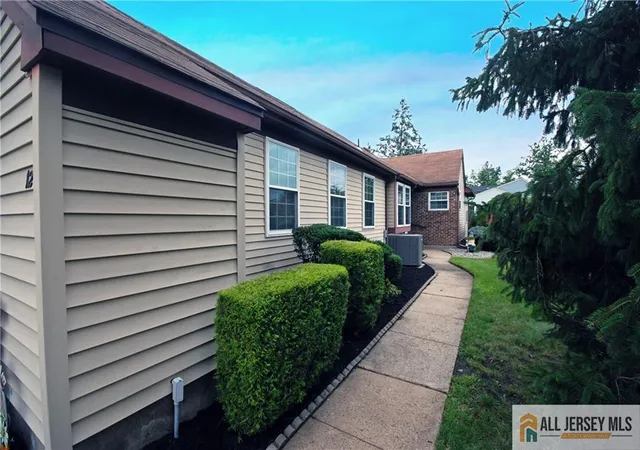 Photo 3 of Single family home for sale at 12 Dorchester Dr, Monroe Township, NJ 08831 | MLS# 2770402M | Listing updated on 2026-09-08