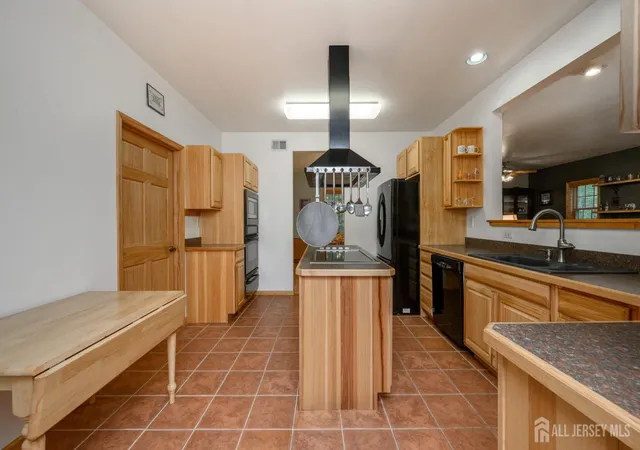 Photo 4 of Single family home for sale at 2426 W Main St, Millville, NJ 08332 | MLS# 2705029R | Listing updated on 2026-09-29