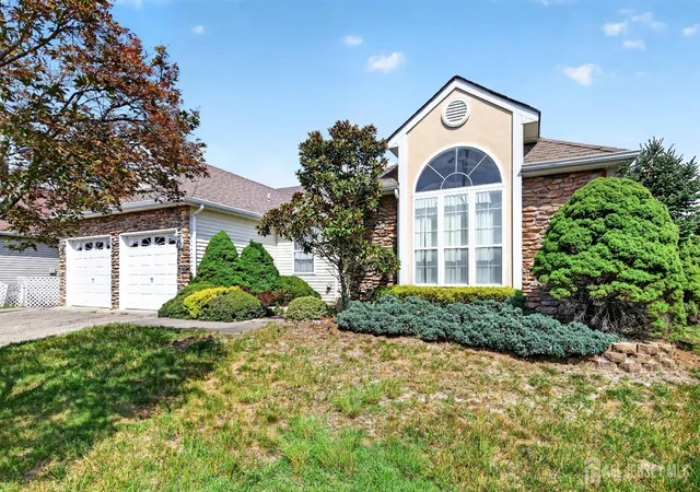 Photo 2 of Single family home for sale at 5 Cordoba Ct, Toms River, NJ 08757 | MLS# 2703741R | Listing updated on 2026-09-01