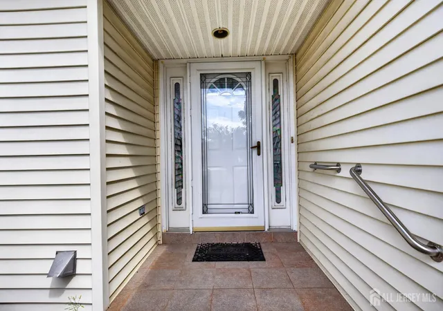Photo 3 of Single family home for sale at 5 Cordoba Ct, Toms River, NJ 08757 | MLS# 2703741R | Listing updated on 2026-09-01