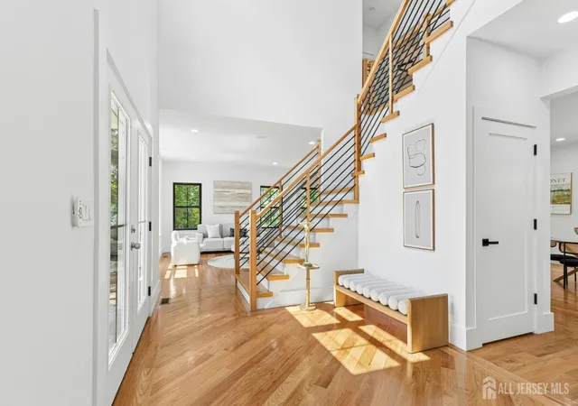 Photo 3 of Single family home for sale at 170 Johnston Dr, Watchung, NJ 07069 | MLS# 2704140R | Listing updated on 2026-09-25