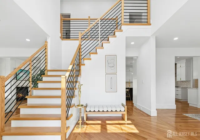 Photo 4 of Single family home for sale at 170 Johnston Dr, Watchung, NJ 07069 | MLS# 2704140R | Listing updated on 2026-09-25