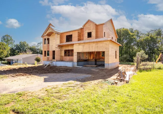 Photo 1 of Single family home for sale at 16 Newman Rd, Kendall Park, NJ 08824 | MLS# 2704095R | Listing updated on 2026-09-24