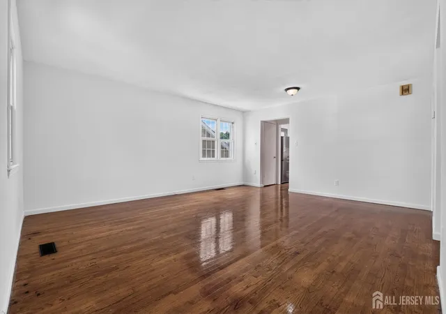 Photo 4 of Single family home for sale at 2 Oakwood Pl, North Brunswick, NJ 08902 | MLS# 2703627R | Listing updated on 2026-09-10