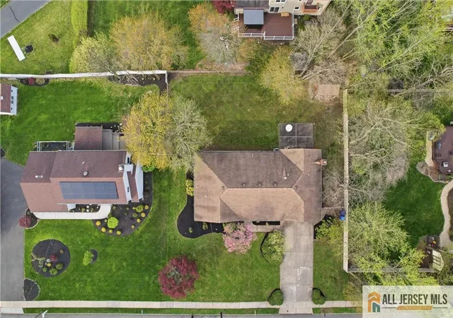 Photo 3 of Single family home for sale at 1177 Aaron Rd, North Brunswick, NJ 08902 | MLS# 2770607M | Listing updated on 2026-09-25