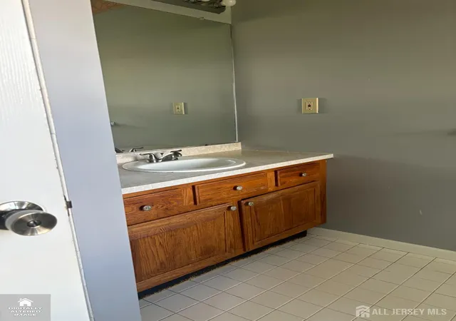 Photo 2 of Condo for sale at 208 Hidden Woods Ct, Piscataway, NJ 08854 | MLS# 2704468R | Listing updated on 2026-09-16